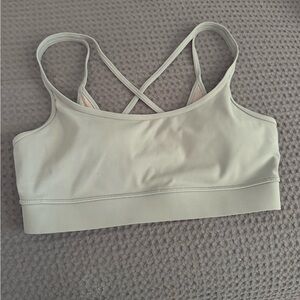 Vuori sports bra size M